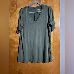 Torrid Olive Short Sleeve V-Neck Tunic length Top